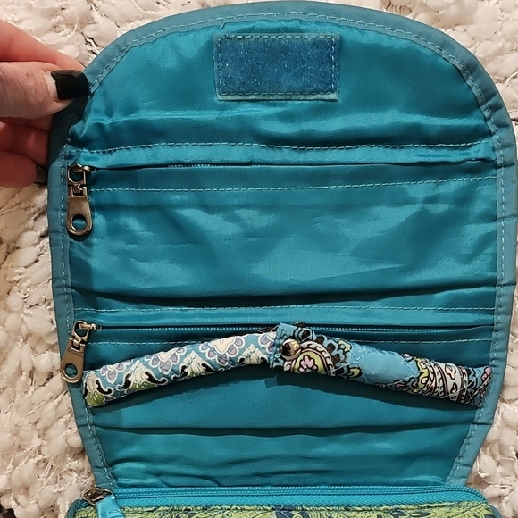 Modella Blue and Green Travel Jeweley Bag with Quilted Design - Picture 8 of 16